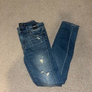 Abercrombie & Fitch Mid Rise Super Skinny Jeans